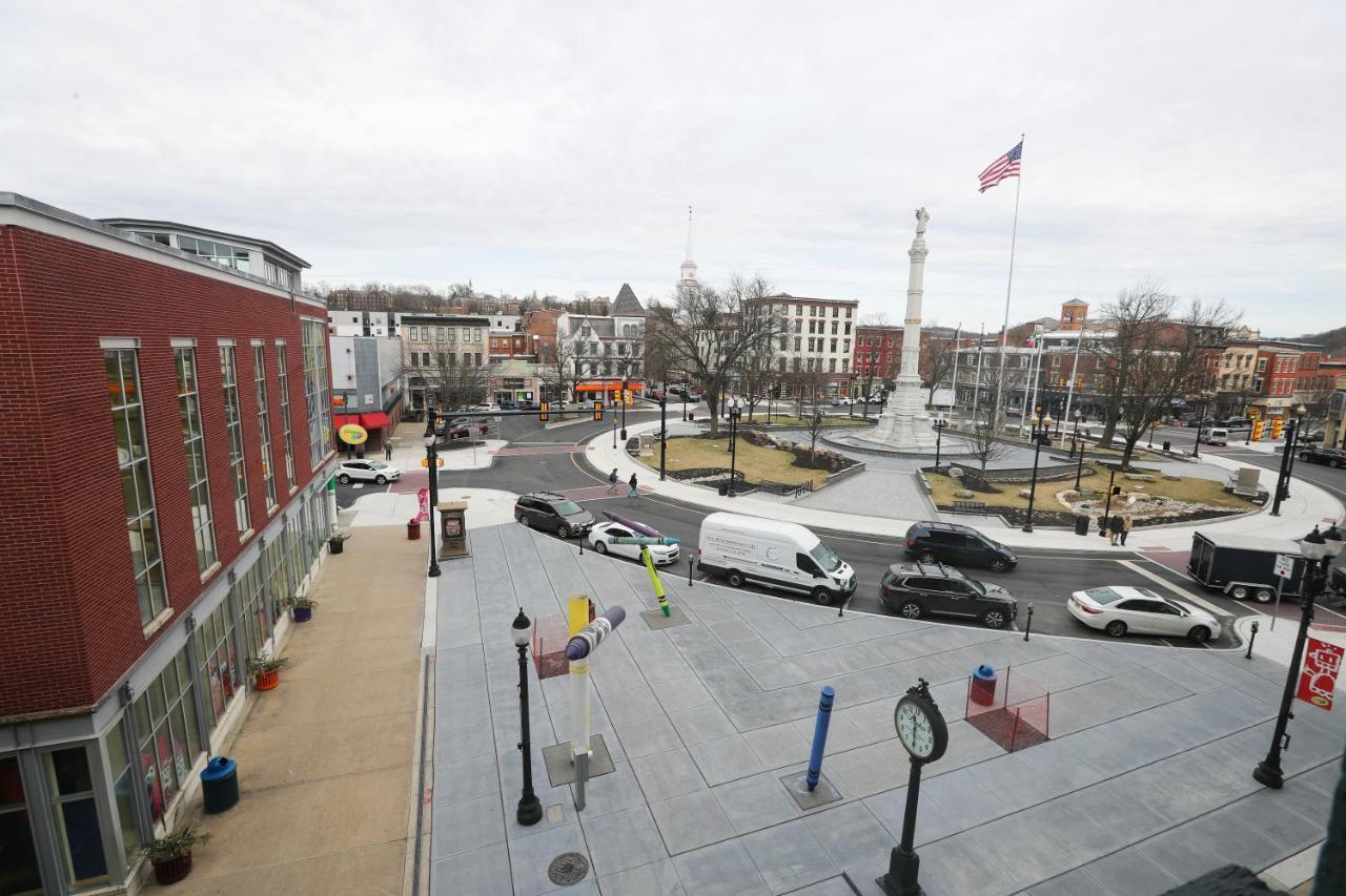 Downtown Easton Apartment Exterior photo